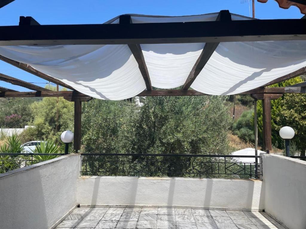 Three Sisters House Holiday home Mola Kalyva