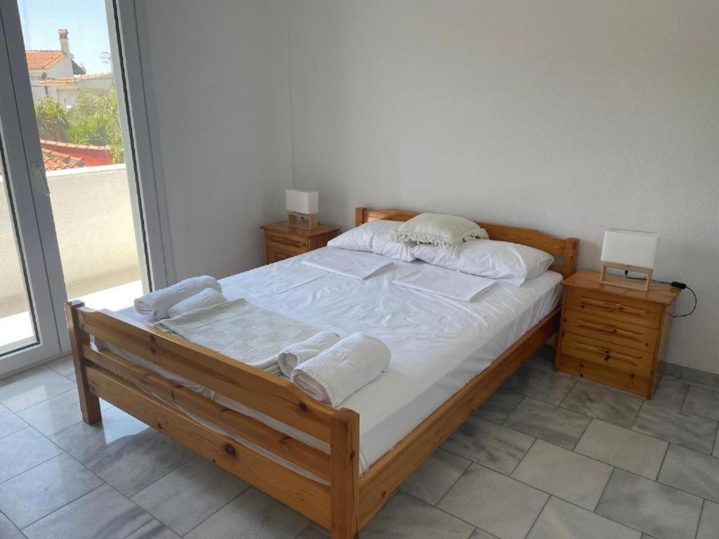 Holiday home Three Sisters House Mola Kalyva